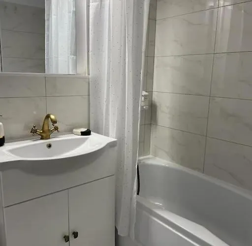 Mav Appartement Boekarest